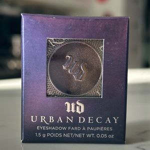 Urban Decay eyeshadow in “Busted”